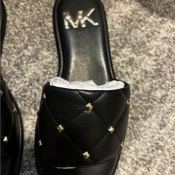 Michael Kors Hayworth Studded Slide Sandal in black size 5.5.  BRAND NEW - Picture 4 of 9